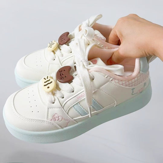Damen Sneakers mit verspieltem Design und modischen Details EB