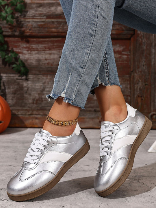 Damen Modische und komfortable Sneakers mit metallic Oberfläche EB