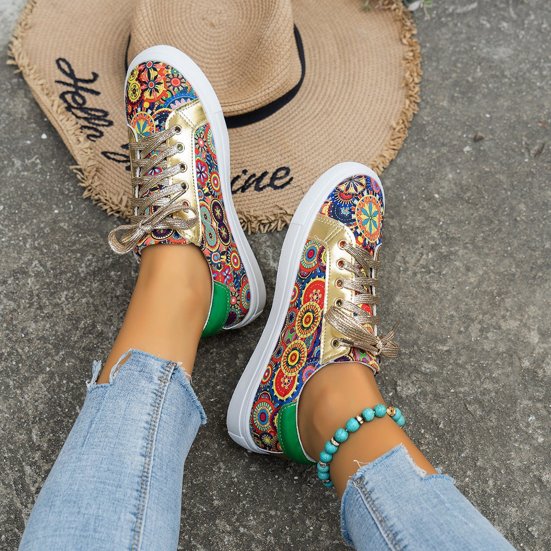 Damen Moderne Sneakers mit buntem Muster und glänzenden Schnürsenkeln EB