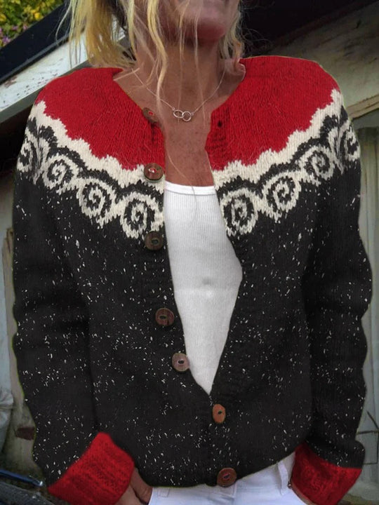 Damen nan gemusterte Strickjacke mit Rundpasse, Holzknöpfen und Eingrifftaschen EB