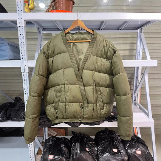 Damen gesteppte Übergangsjacke mit modischem Schnitt und praktischen Taschen EB
