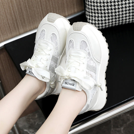 Damen Gemusterte Plateau-Sneaker mit eleganten Schnürdetails EB