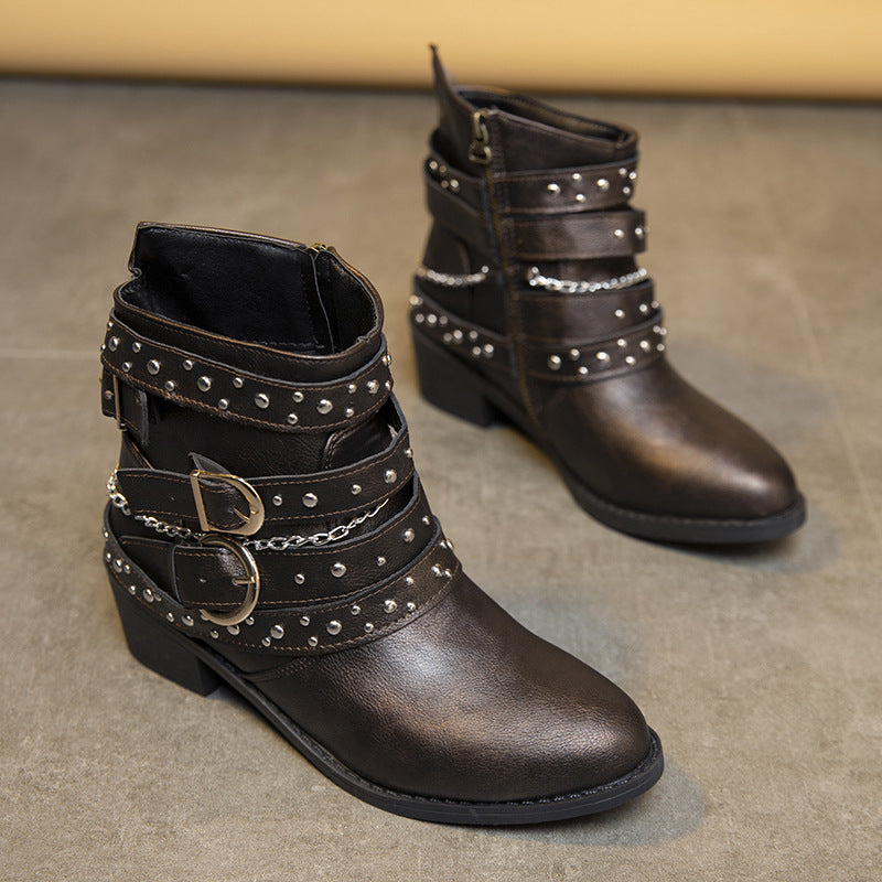 Damen modische Stiefeletten mit verzierten Riemen und Kettenelementen EB