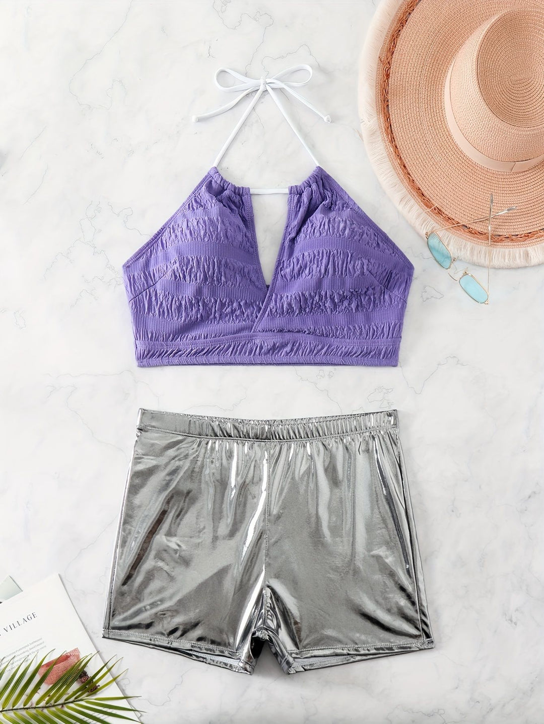 Damen Bikini-Set mit floralem Oberteil und hochglänzenden Shorts EB