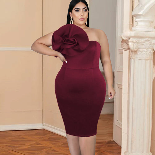 Damen Figurumspielendes Kleid mit asymmetrischem Oberteil und voluminösem Blütenakzent EB
