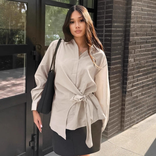 Damen Modische Bluse mit Bindegürtel und lässigem Schnitt EB