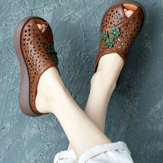 Damen Modische Clogs mit floraler Applikation und atmungsaktivem Design EB