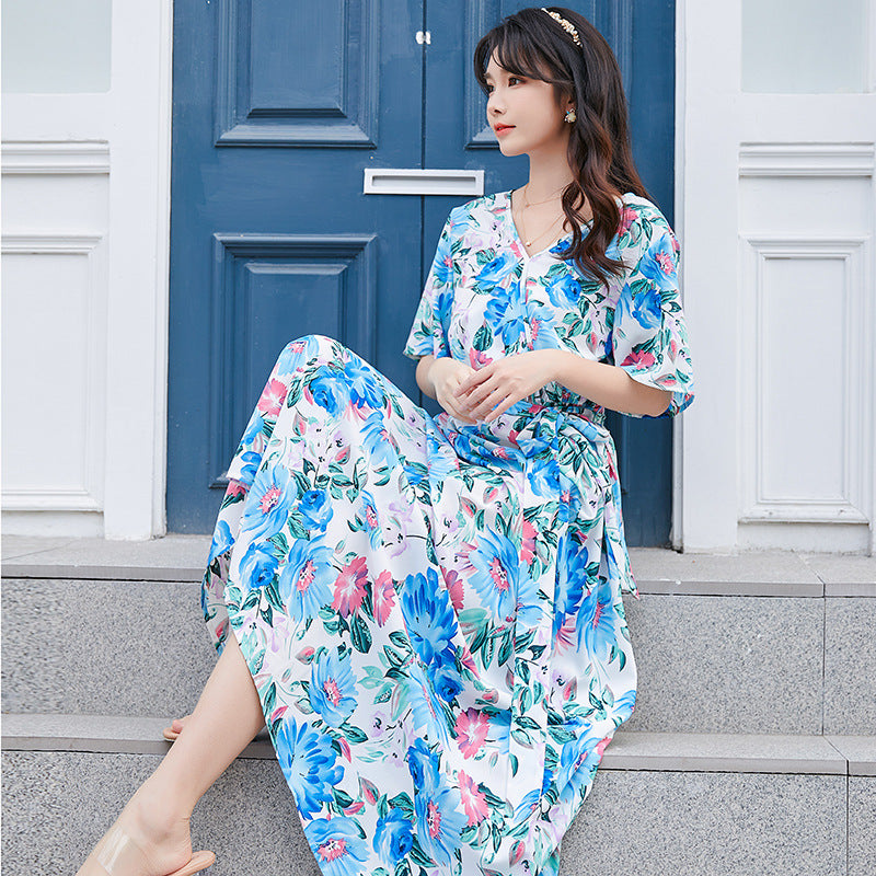 Damen Maxikleid mit eleganter Taille und floralen Akzenten EB