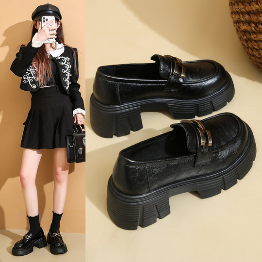 Damen Chunky Loafers mit metallischem Akzent und robustem Blockabsatz EB