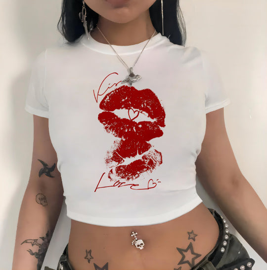 Damen Crop-T-Shirt mit animalistischem Lippenmotiv und auffälligem Schriftzug EB