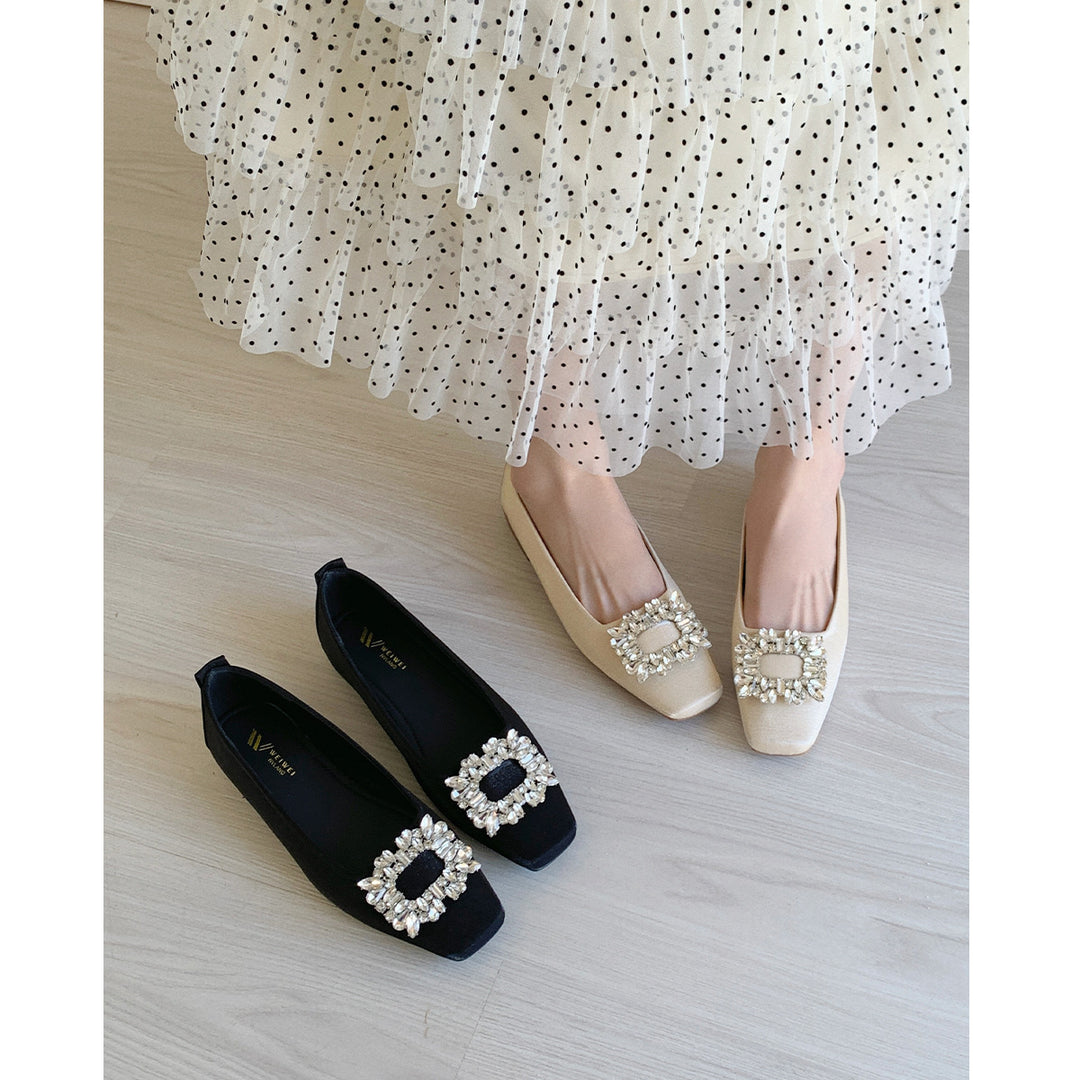 Damen Ballerinas mit funkelndem Strassdetail und modernem Design EB