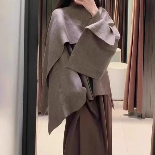 Damen gemütlicher Strickponcho mit raffinierten Drapierungen EB