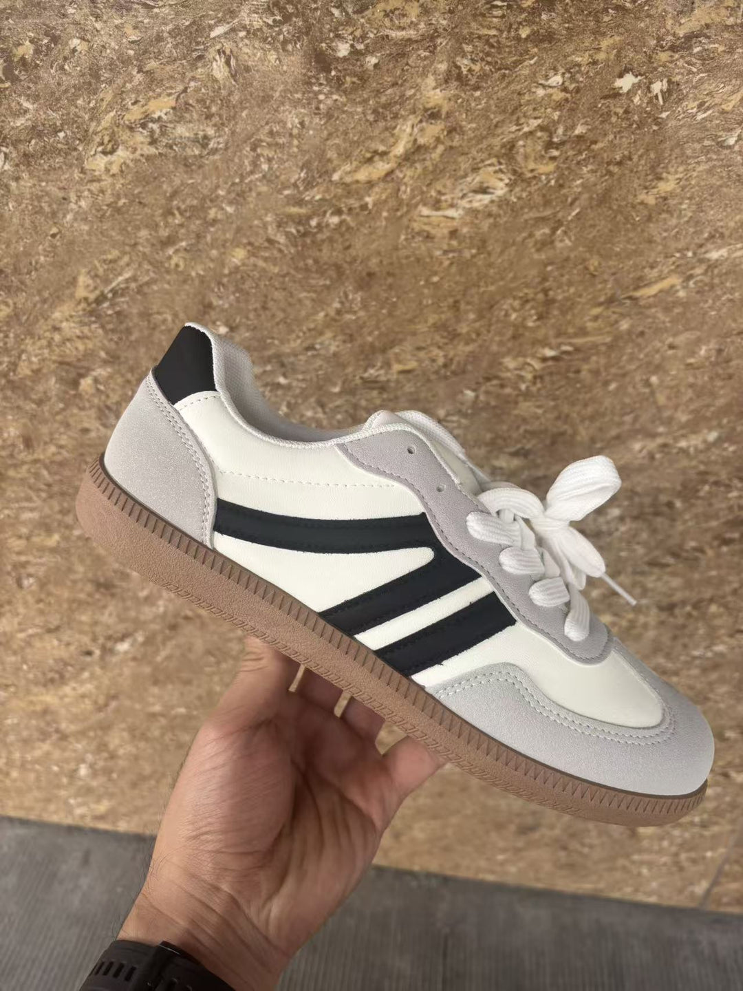 Damen Retro-Sneaker mit Gummisohle, leichtem Textilfutter und Komfortfußbett EB