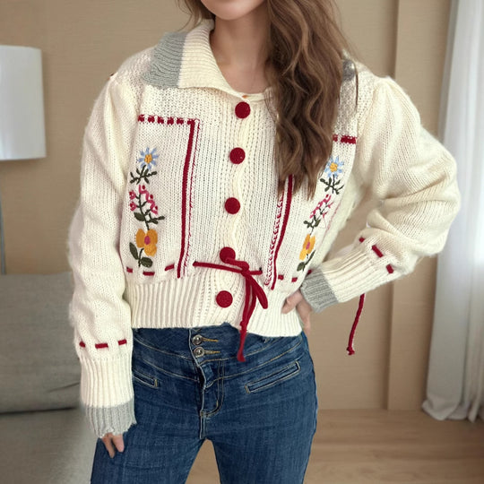 Damen Strickjacke mit floralen Stickereien und dekorativen Knöpfen EB