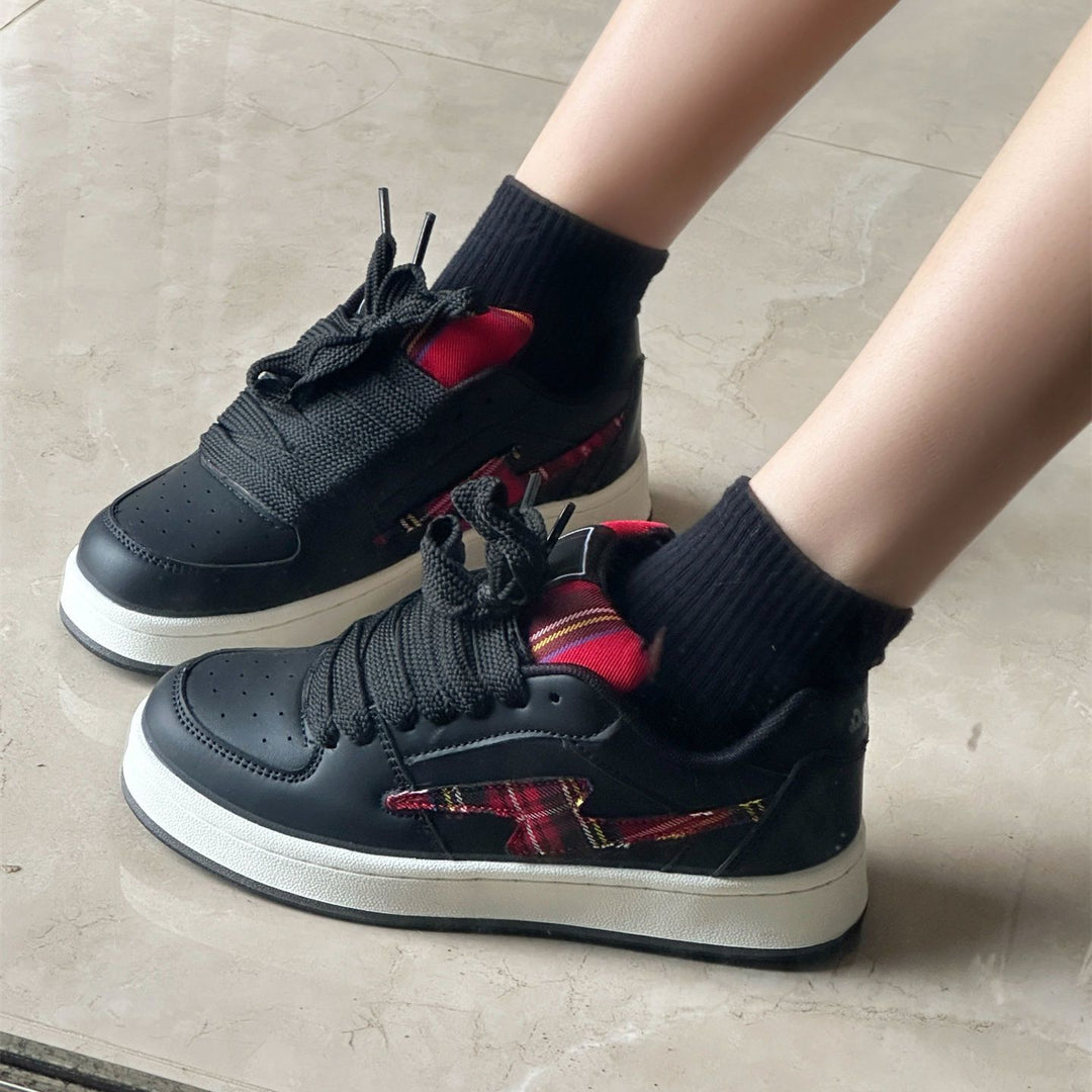 Damen sportliche Sneakers mit gepolsterter Innensohle und elastischem Schnürsystem EB