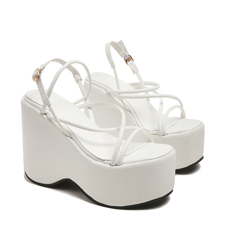 Damen Plateau-Sandaletten mit eleganten Riemen EB