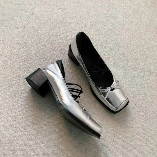 Damen Chunky Pumps mit verspieltem Schnürdetail und breitem Blockabsatz EB