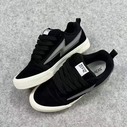 Damen Sportliche Sneaker mit futuristischem Akzent und strapazierfähiger Laufsohle EB