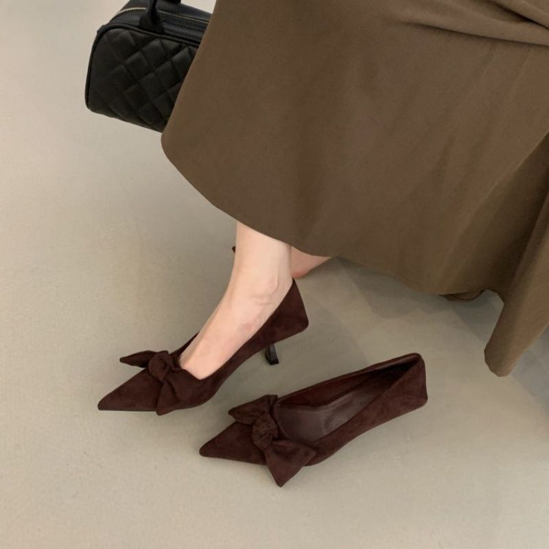 Damen elegante spitze Pumps mit zarter Schleifenverzierung EB