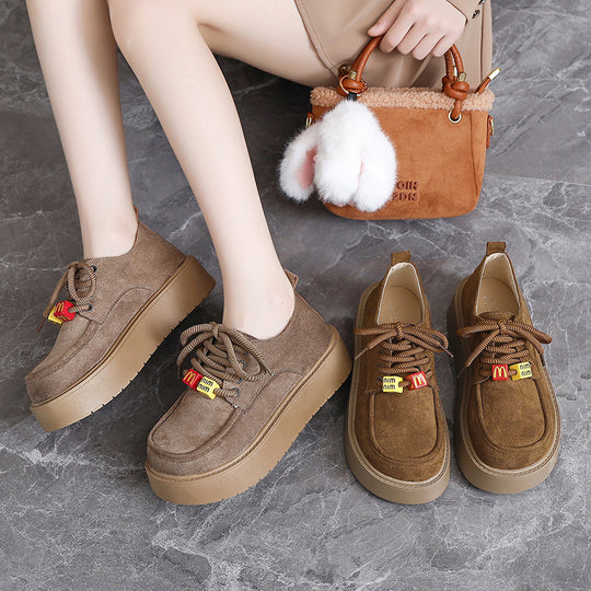Damen Plateau-Schnürschuhe aus Wildleder mit attraktiven Details EB
