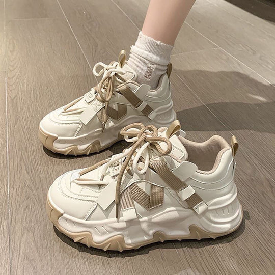 Damen Sportliche Chunky-Sneaker mit auffälligem Design und stabiler Sohle EB