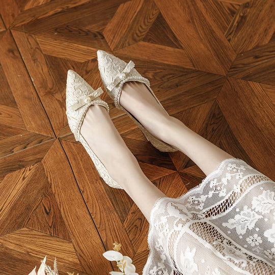 Damen elegante Pumps mit perlverziertem Riemen und komfortablem Blockabsatz EB