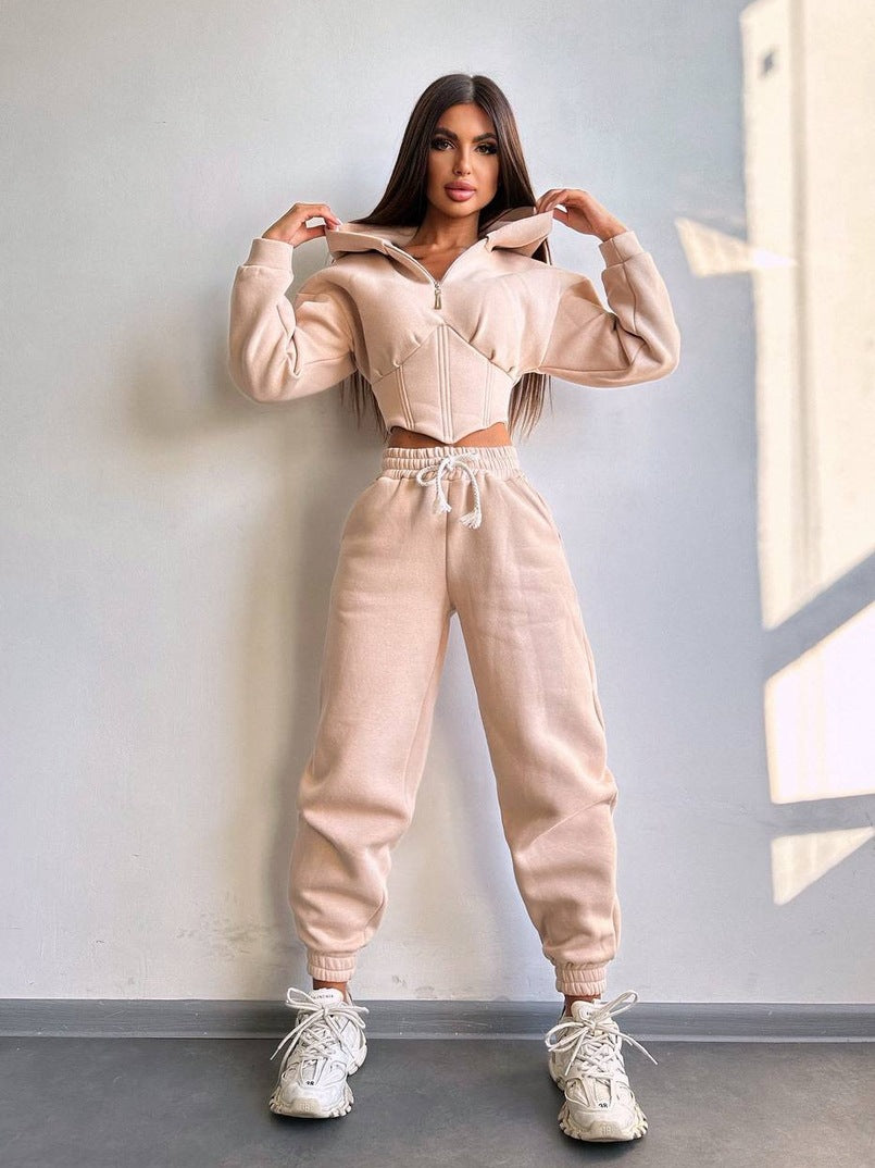 Damen Crop-Kapuzenjacke mit Korsagennaht und High-Waist Jogginghose EB