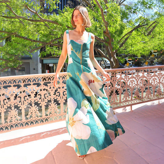 Damen Maxikleid mit floralem Design und taillierter Passform EB