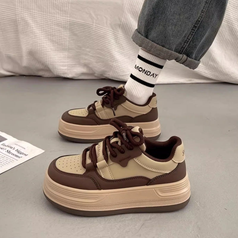 Damen Sportliche Plateau-Sneaker mit elastischen Schnürsenkeln und dämpfender Sohle EB