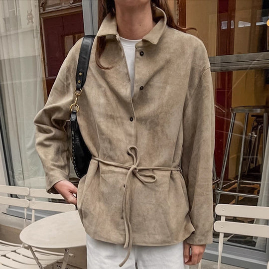 Damen Suede Jacke mit Taillengürtel und feinen Knopfdetails EB