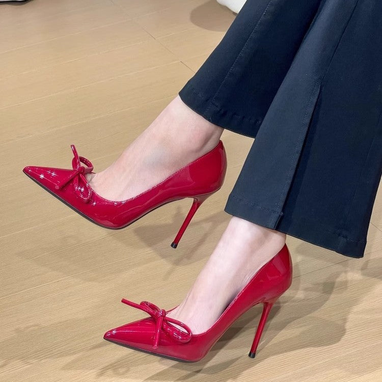 Damen elegante Pumps mit dekorativer Schleifenapplikation und hochglänzendem Finish EB
