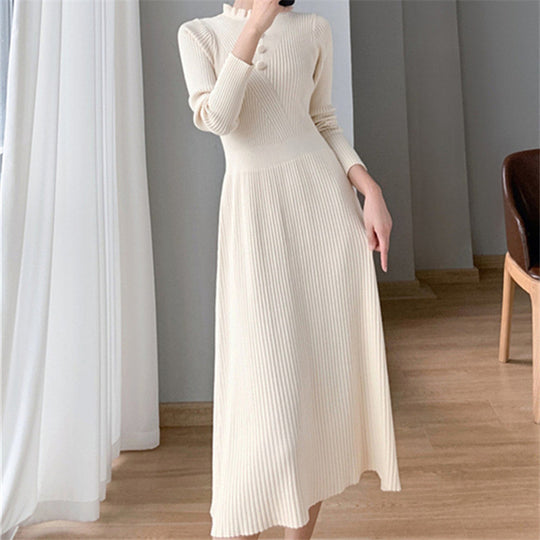 Damen Midi-Strickkleid mit hohem Kragen und Knopfdetails EB