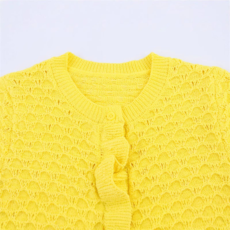 Damen Strickjacke mit Rüschendetails und Knopfleiste EB