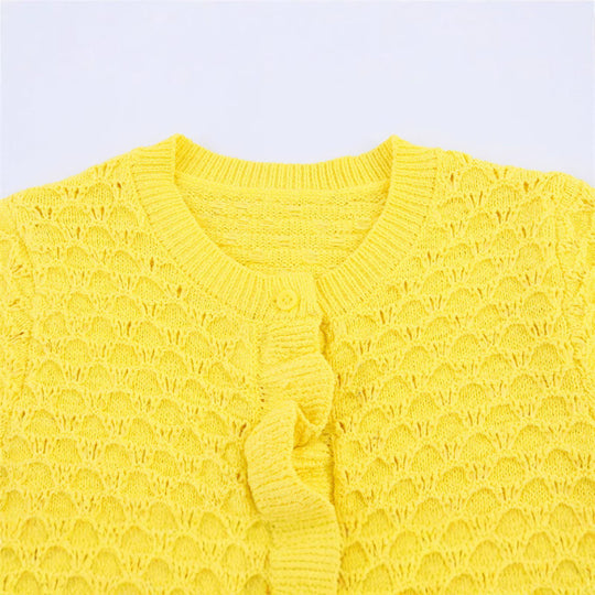 Damen Strickjacke mit Rüschendetails und Knopfleiste EB