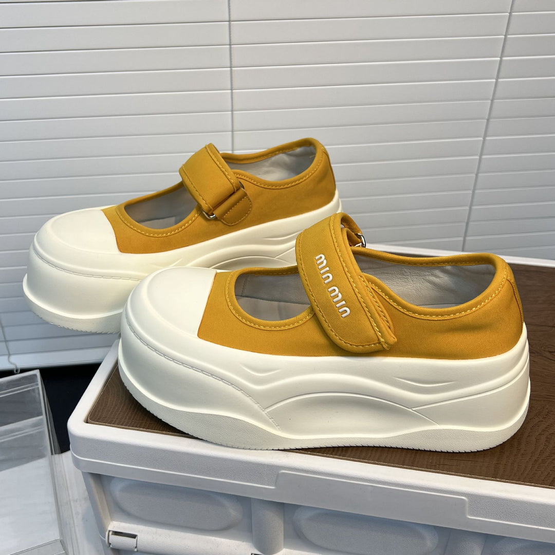 Damen Sportliche Slip-On Sneakers mit verstellbarem Klettverschluss und dämpfendem Fußbett EB