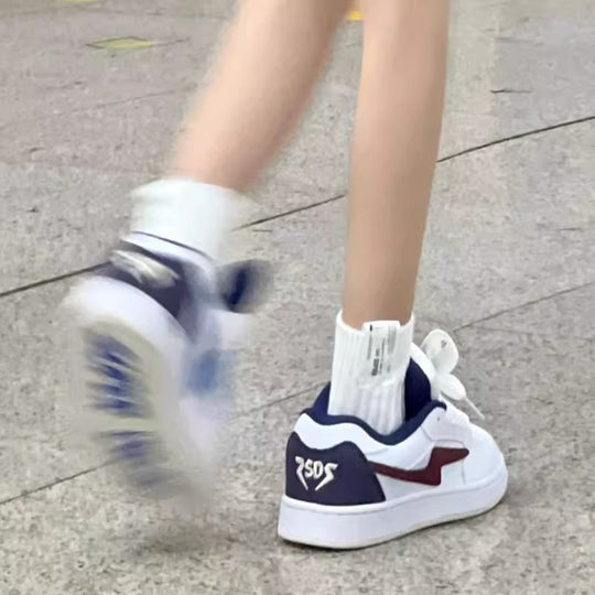 Damen Sportliche Sneaker mit atmungsaktiver Mesh-Oberfläche und modernem Design EB