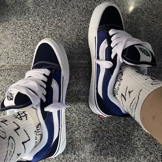 Damen Modische Sneakers mit trendiger Oberflächengestaltung EB