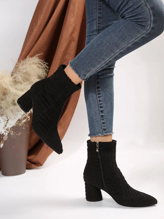 Damen Stiefeletten mit zeitgemäßem Strickdesign und komfortablem Blockabsatz EB