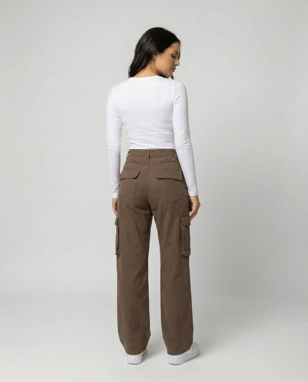 Damen tiefer geschnittene Workwear-Cargohose mit extra weitem Bein, überlappenden Klappfächern und Knieabsteppungen EB