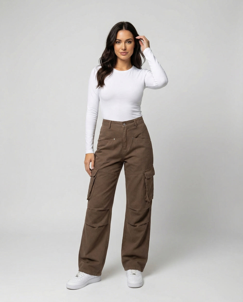 Damen tiefer geschnittene Workwear-Cargohose mit extra weitem Bein, überlappenden Klappfächern und Knieabsteppungen EB