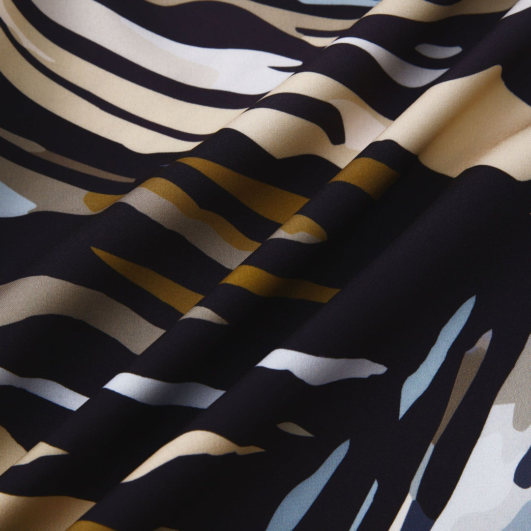 Damen Kurzarmhemd mit modernem abstraktem Design EB