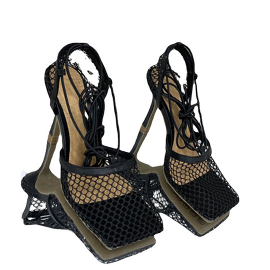Damen nan luftige Netz-Sandalette mit quadratischer Zehenbox und Wickelschnürung EB