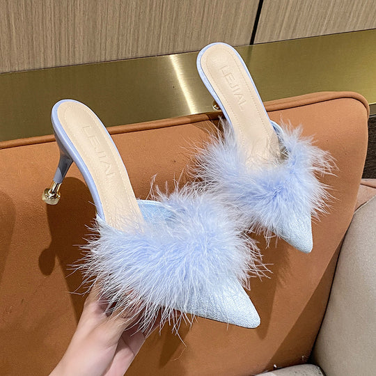 Damen Elegante Mules mit luxuriösen Federn und schickem Absatz EB