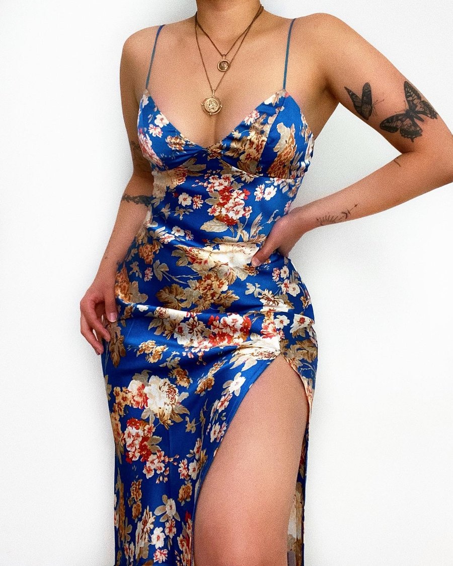 Damen Maxikleid mit tiefem V-Ausschnitt und elegantem Schlitz EB