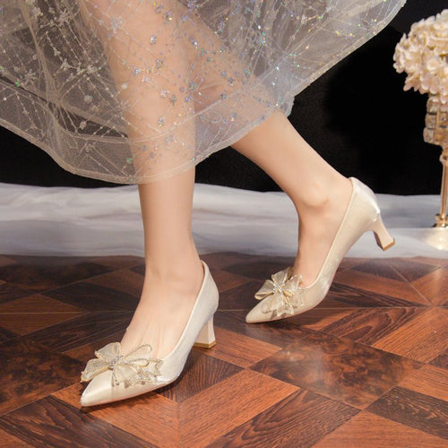 Damen elegante Pumps mit funkelndem Schleifenakzent EB