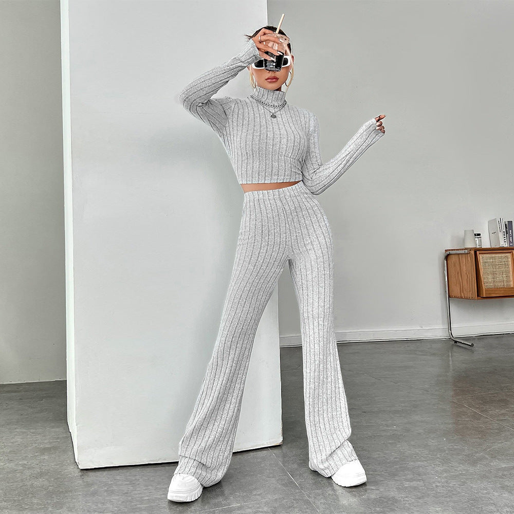 Damen geripptes Strick-Lounge-Set mit Rollkragen-Cropped und weiter Schlaghose Eichborn Berlin