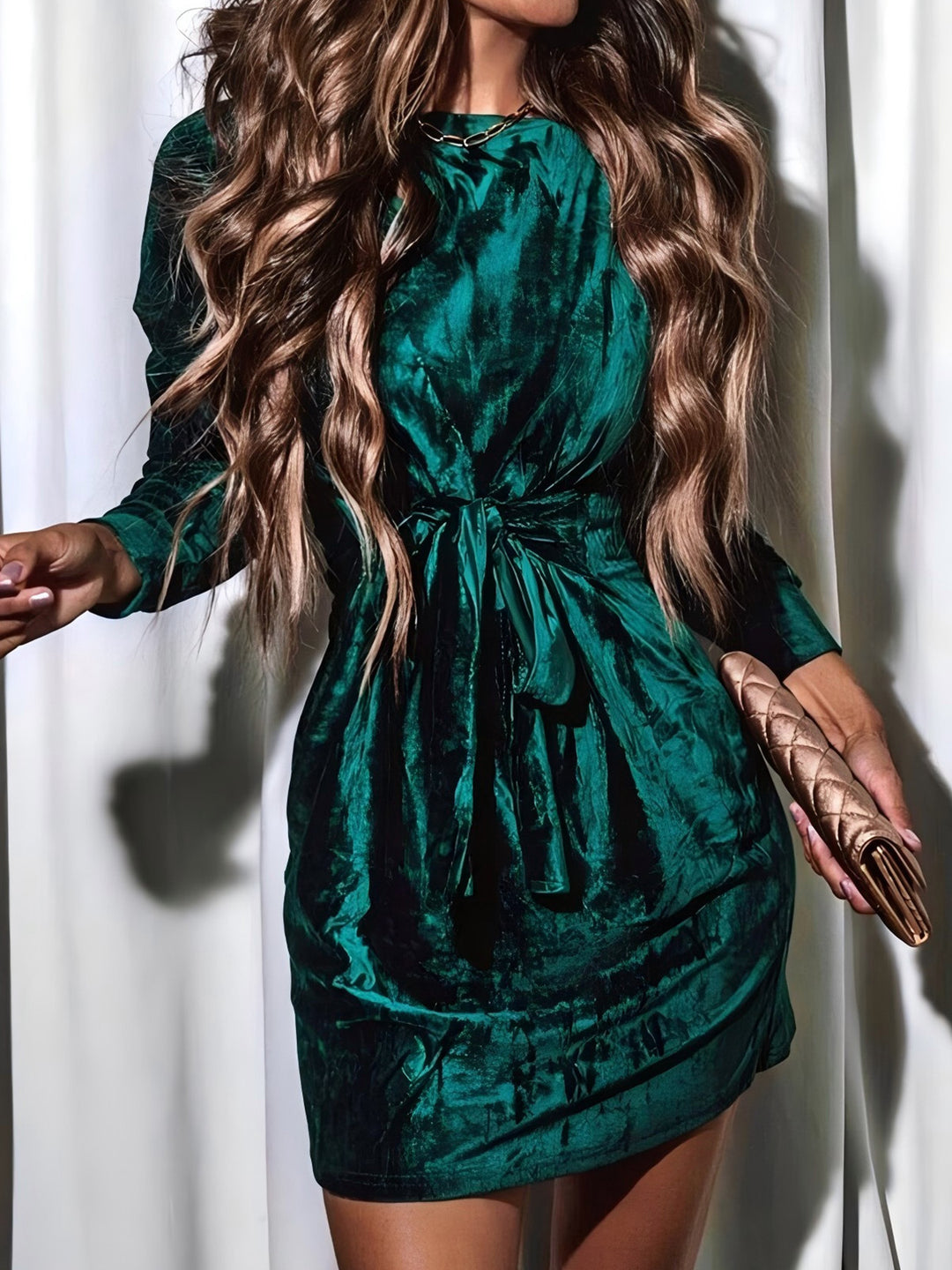 Damen Samt-Minikleid mit langen Ärmeln, Taillengürtel und Eingrifftaschen EB