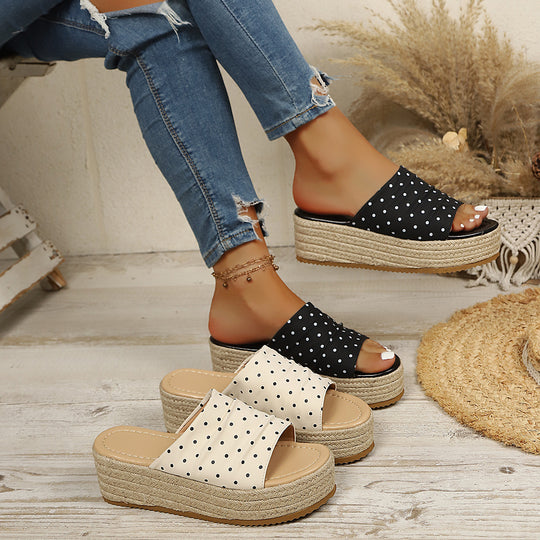 Damen Wedge-Pantoletten mit gepunktetem Design und flexiblem Fußbett EB
