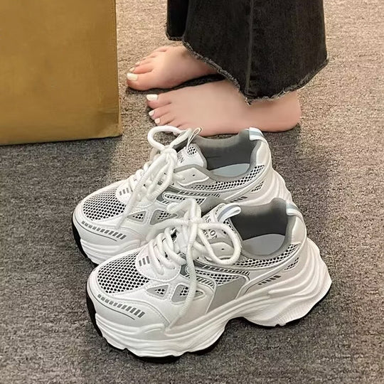 Damen Sportliche Sneaker mit atemberaubendem Mesh-Design und dämpfender Sohle EB