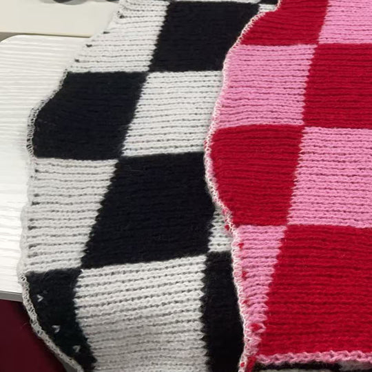Damen Grobstrickjacke im modernen Karomuster EB